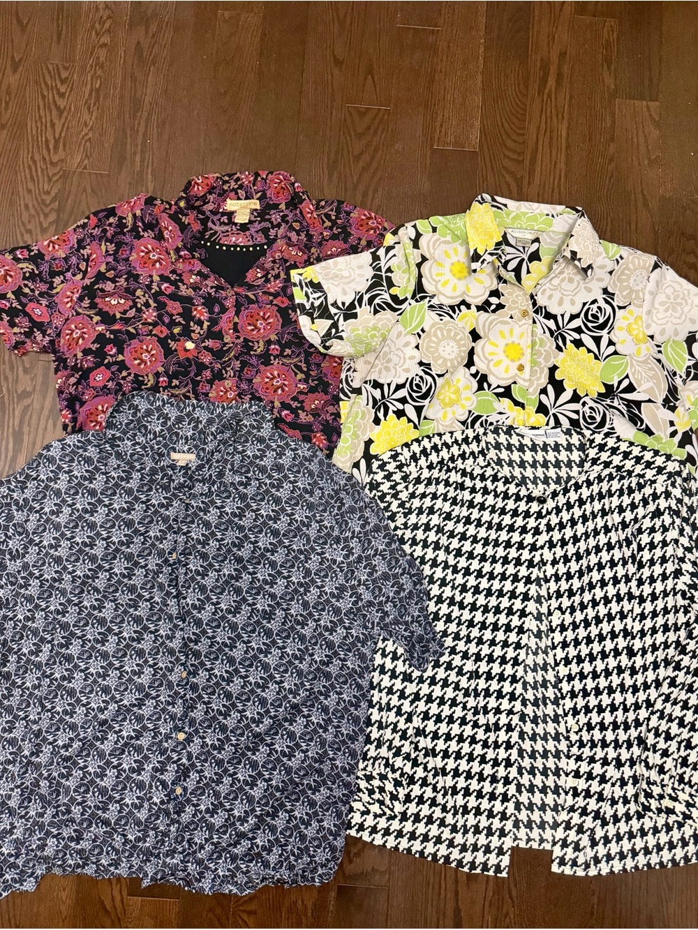 Women Short-Sleeve Floral and Pattern Shirt Pack - Bundle Deal Fits XL - XXL